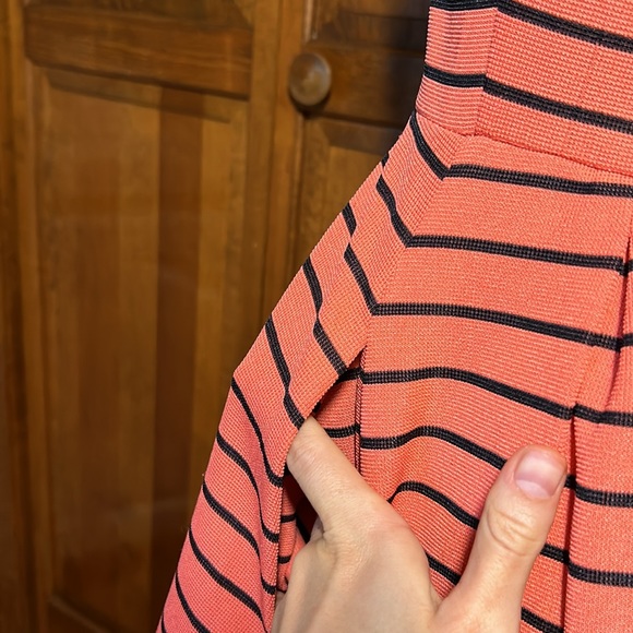 Flattering coral black striped dress with hidden pockets - Picture 8 of 9